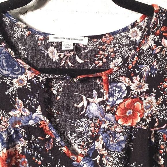 American Eagle peasant top. Black & Flowers. Sz S - Picture 2 of 7